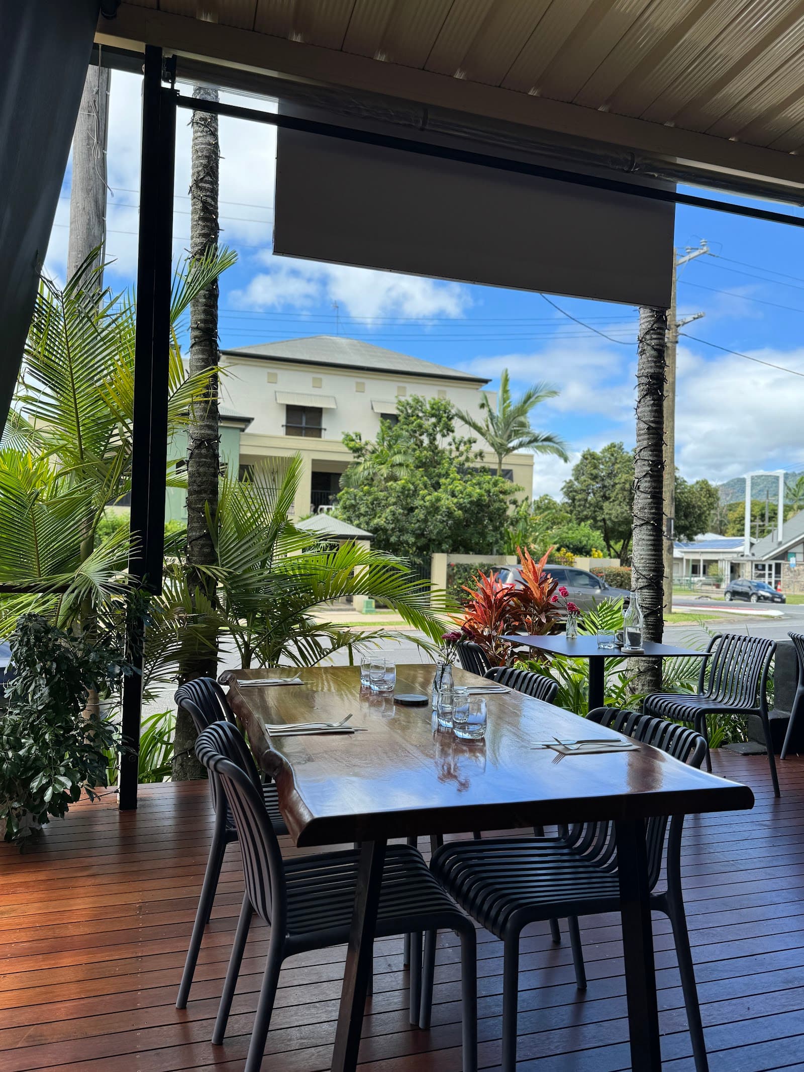 Ozmosis Café Trattoria Bar — Edge Hill, Cairns