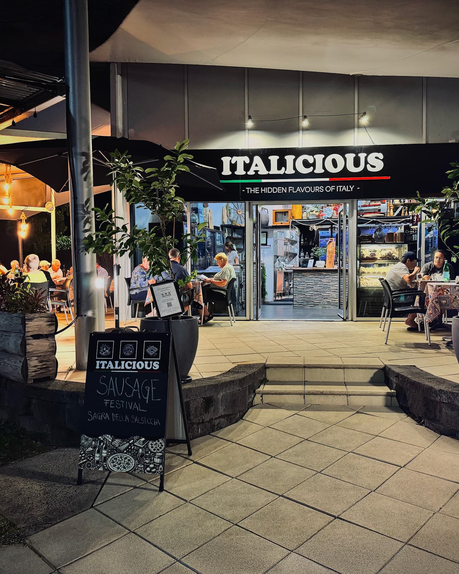 Italicious — Trinity Beach, Cairns