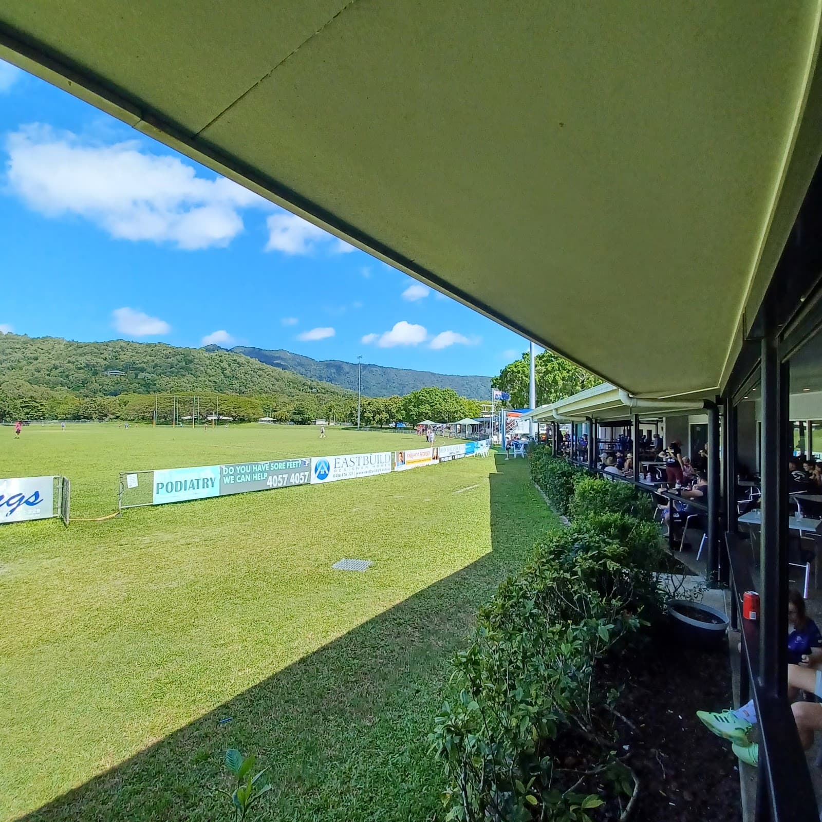 Trinity Beach Sports Club — Trinity Beach, Cairns
