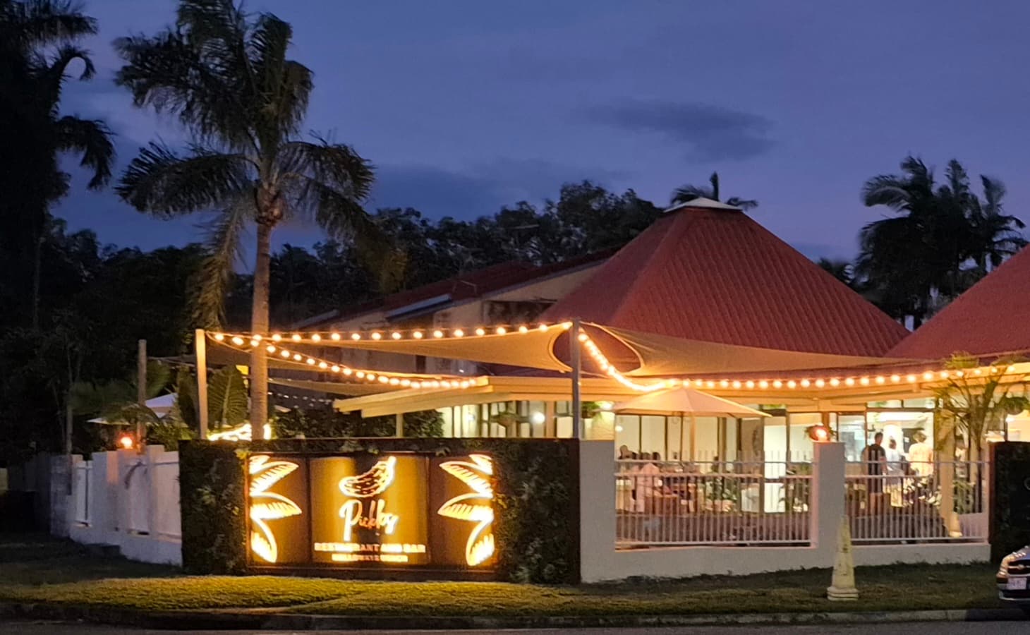 Pickles Restaurant and Bar — Holloways Beach, Cairns