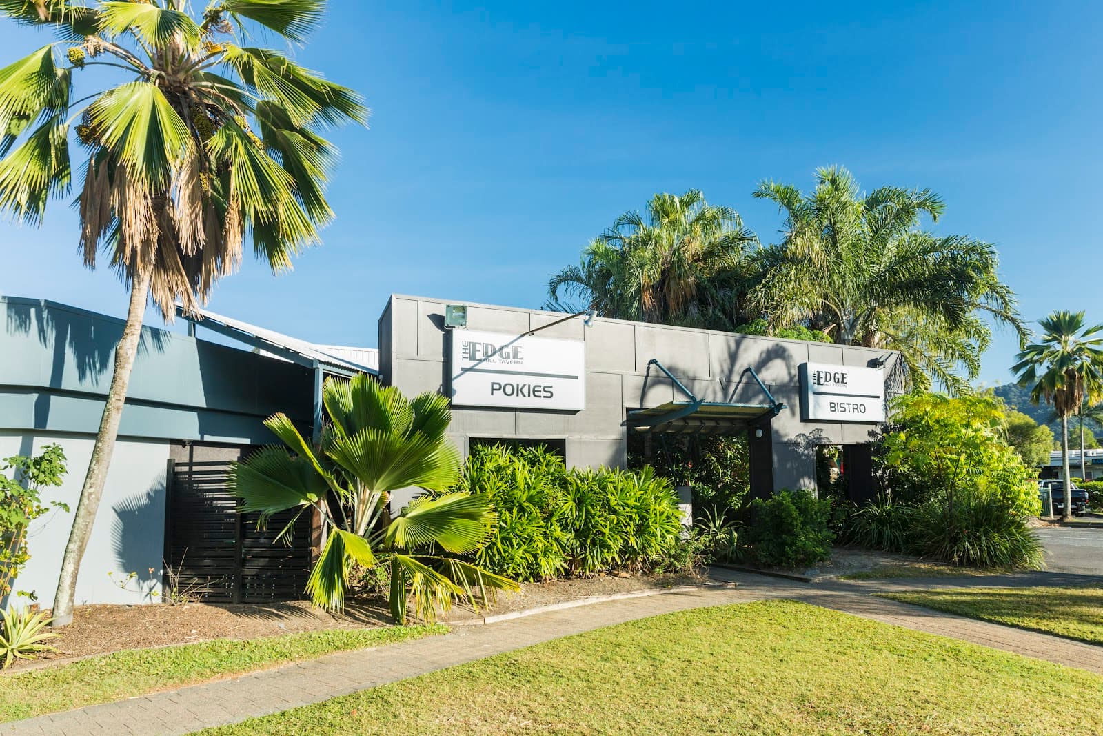 Nightcap at Edge Hill Tavern — Edge Hill, Cairns
