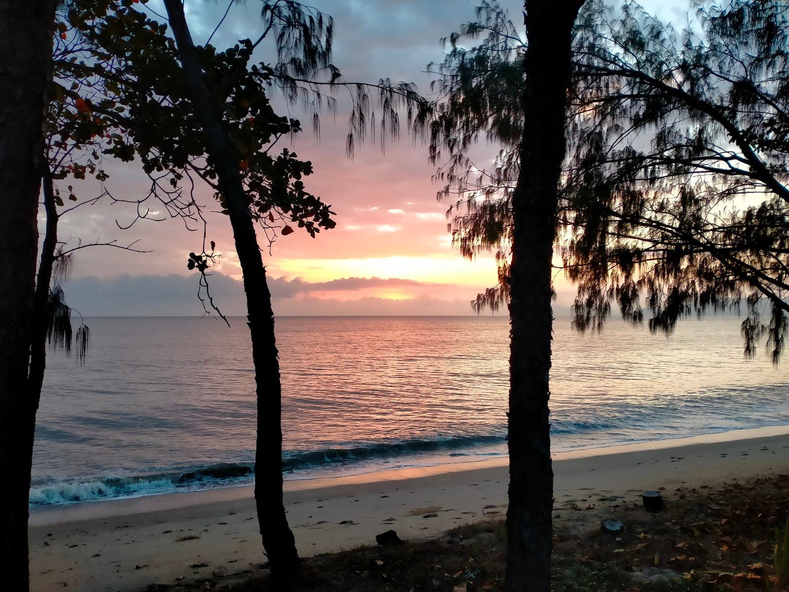 Holloways Beach Esplanade Reserve — Holloways Beach, Cairns
