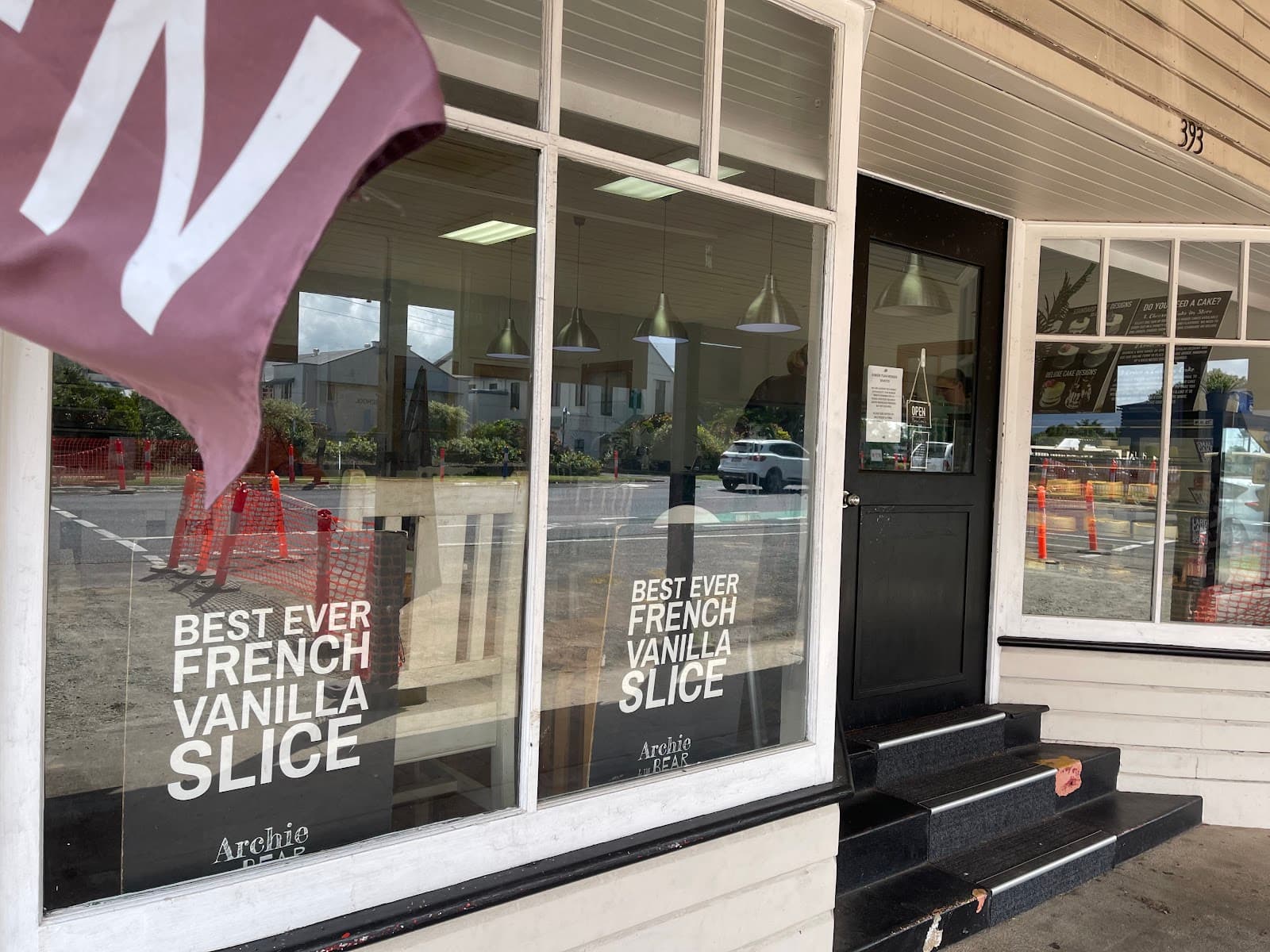 The Hungry Hummingbird Cake Shop - Cairns — Port Douglas, Cairns