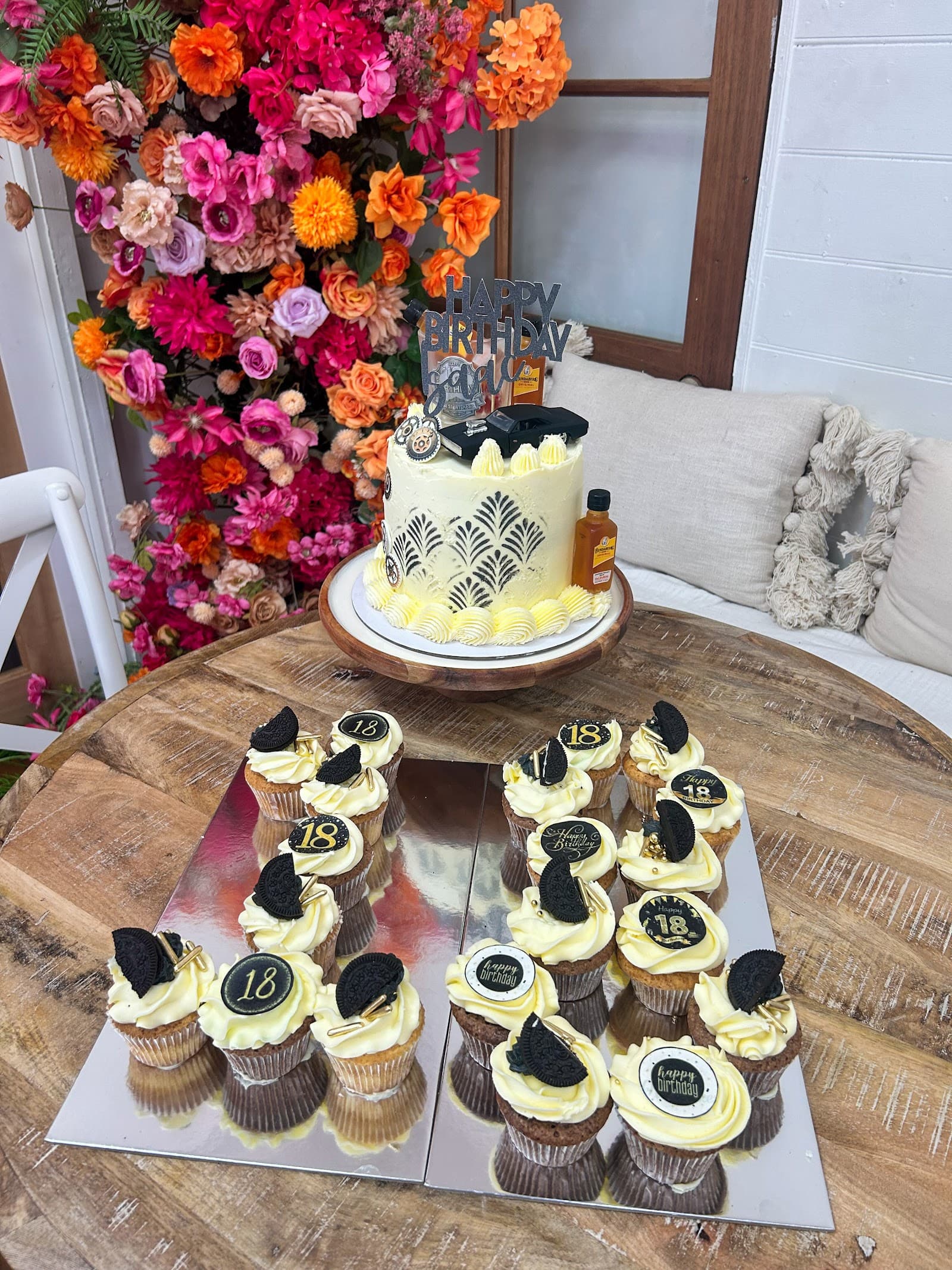 The Hungry Hummingbird Cake Shop - Cairns — Port Douglas, Cairns