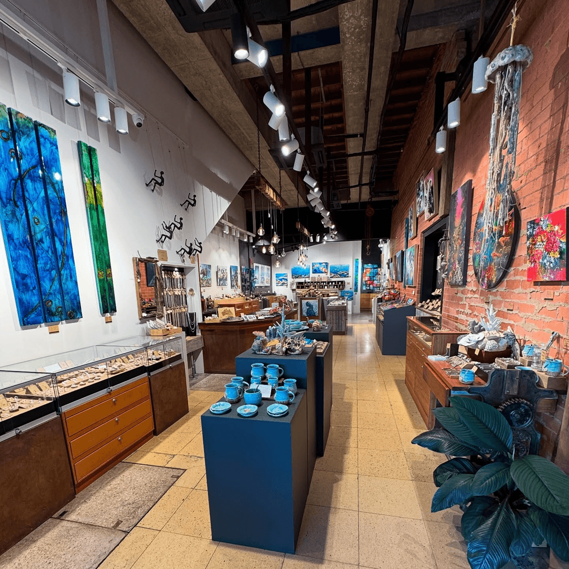 UnderArt Gallery — Trinity Beach, Cairns