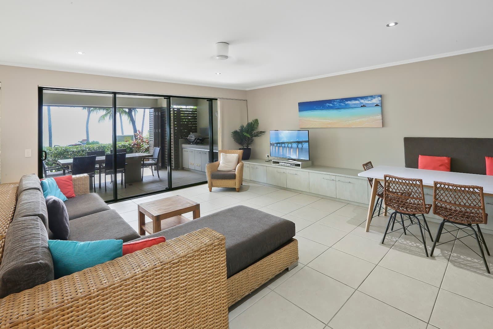Sea Point on Trinity Beach — Trinity Beach, Cairns