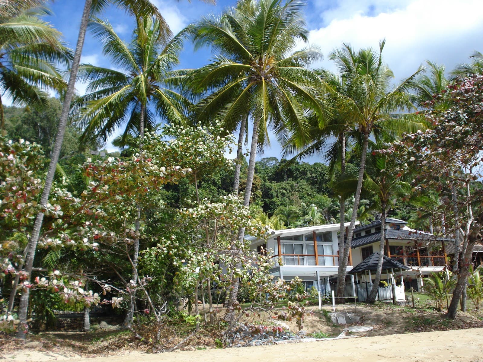 Coastline Parade Park — Trinity Beach, Cairns