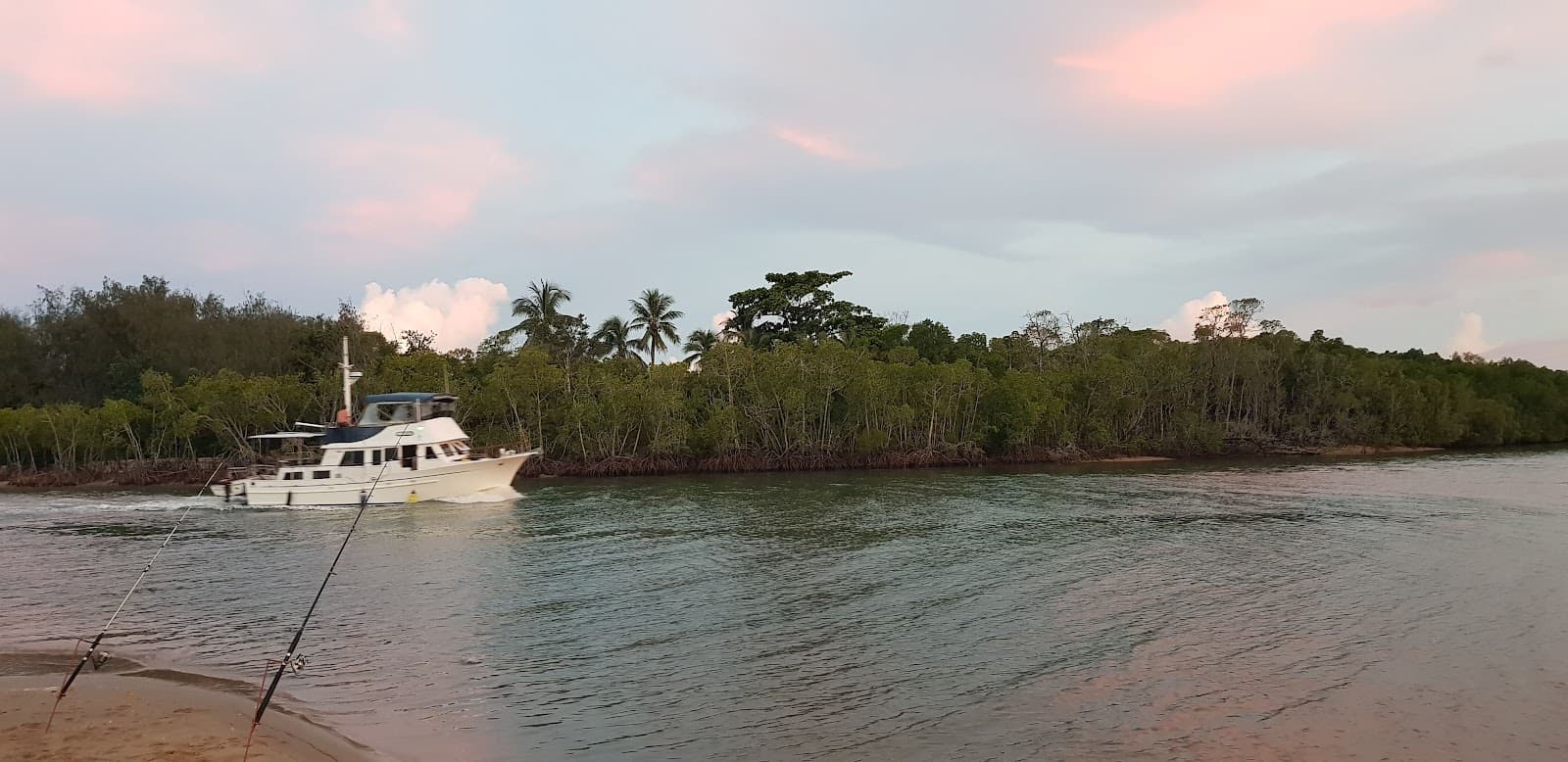 Coastline Parade Park — Trinity Beach, Cairns