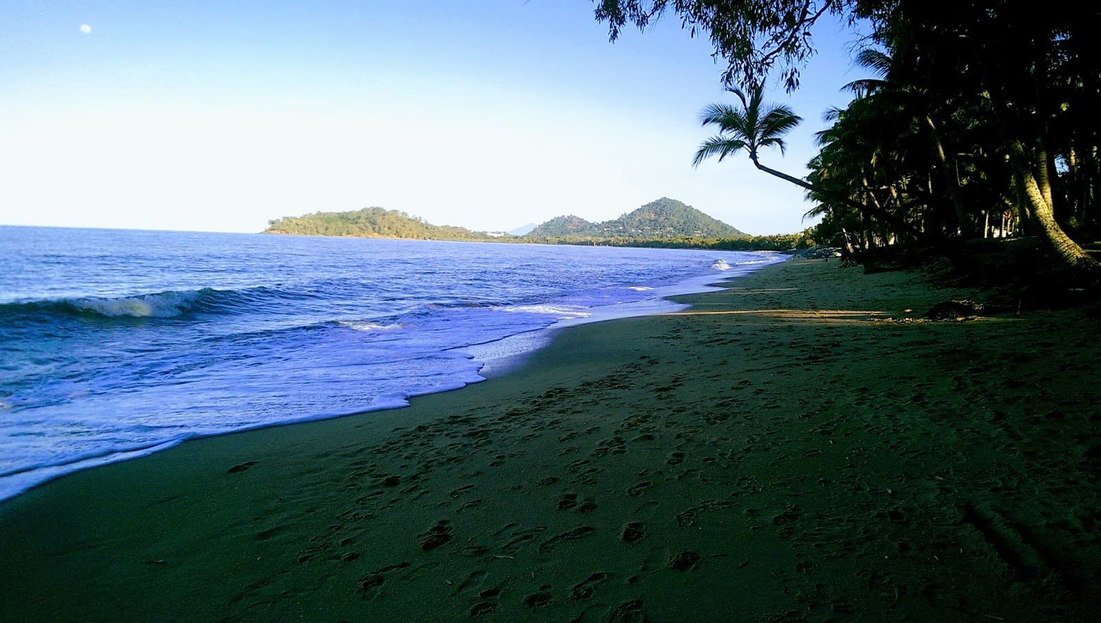 Saxon Park North and South — Clifton Beach, Cairns