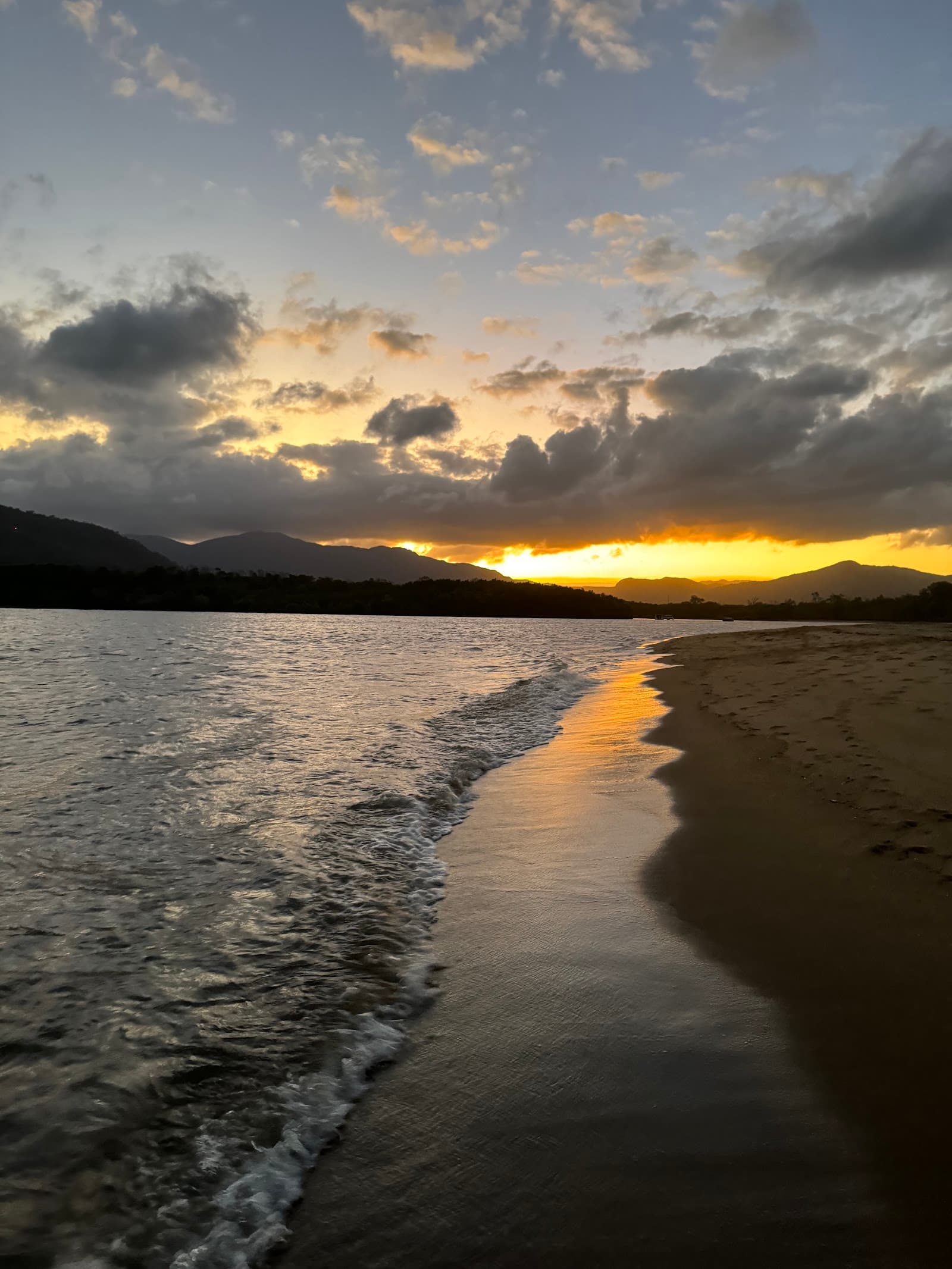 Barron River Mouth, Machans Beach Queensland — Edge Hill, Cairns