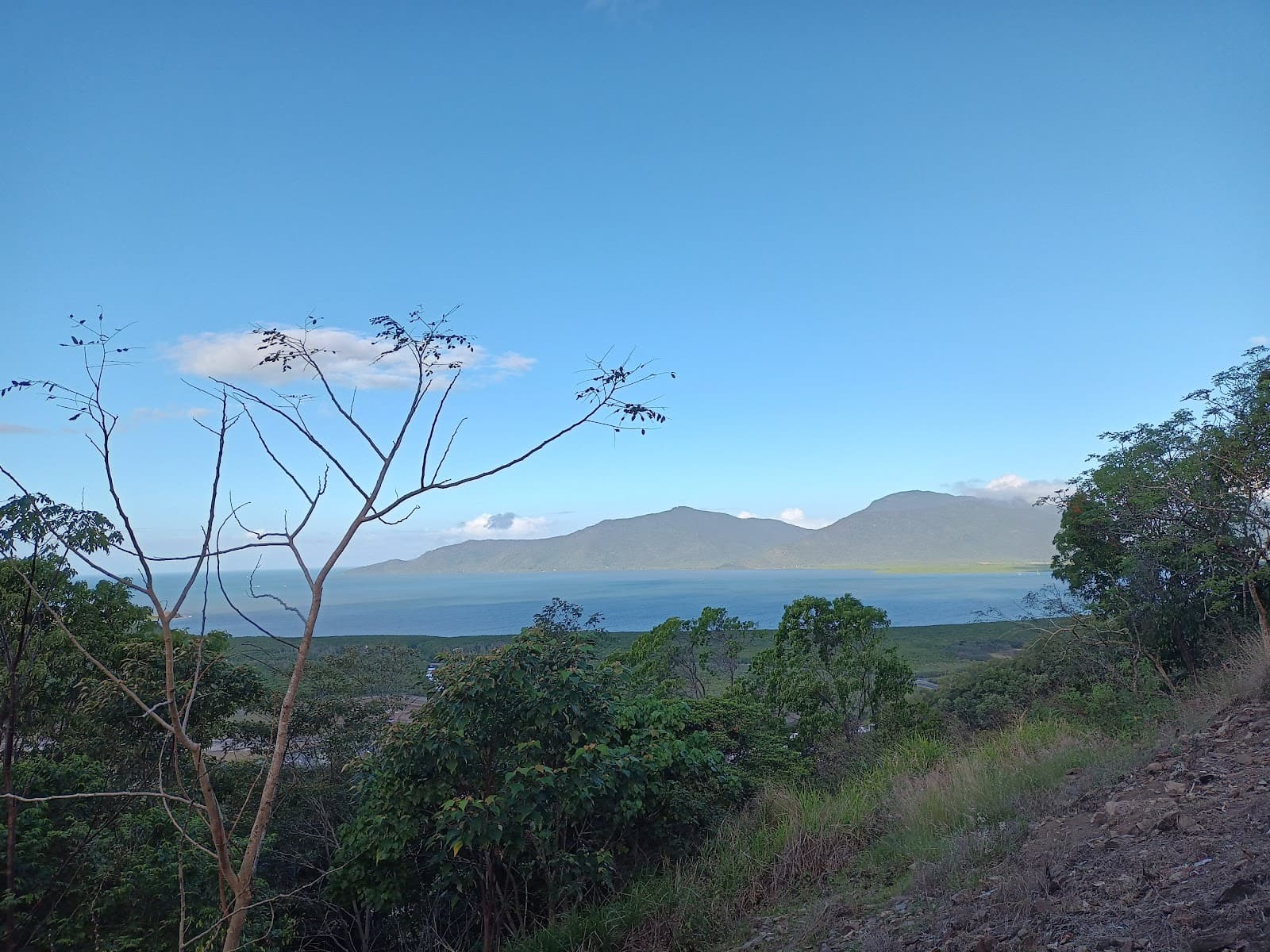 Yellow Arrow Walking Track — Smithfield, Cairns