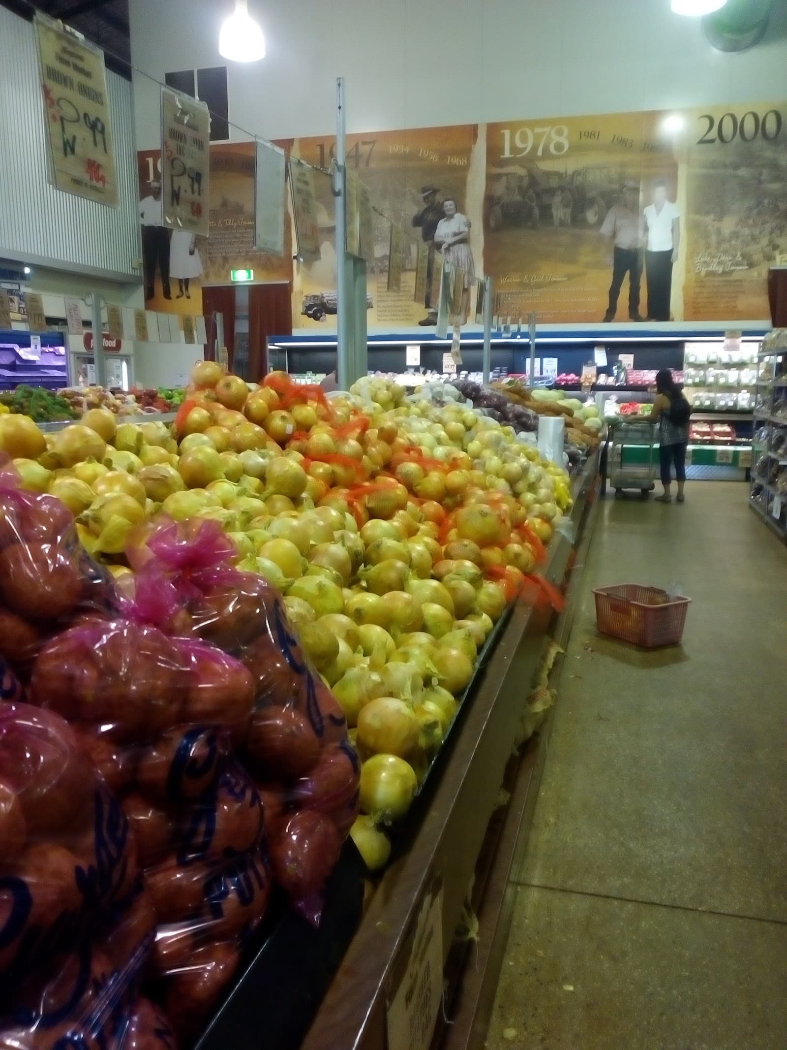 Jonsson's Farm Market — Smithfield, Cairns