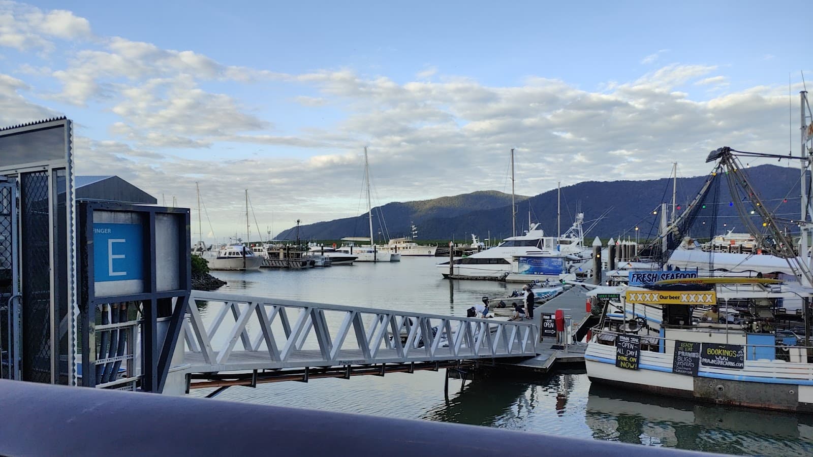 Finger E — Holloways Beach, Cairns