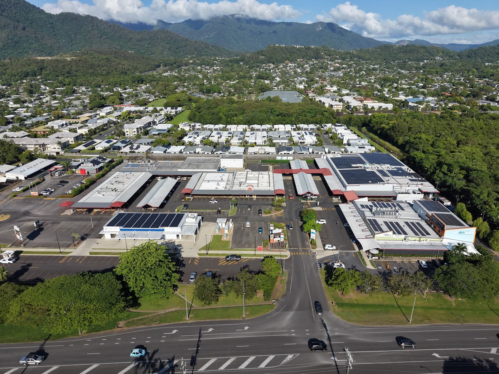 Piccones Village On Pease St — Edge Hill, Cairns