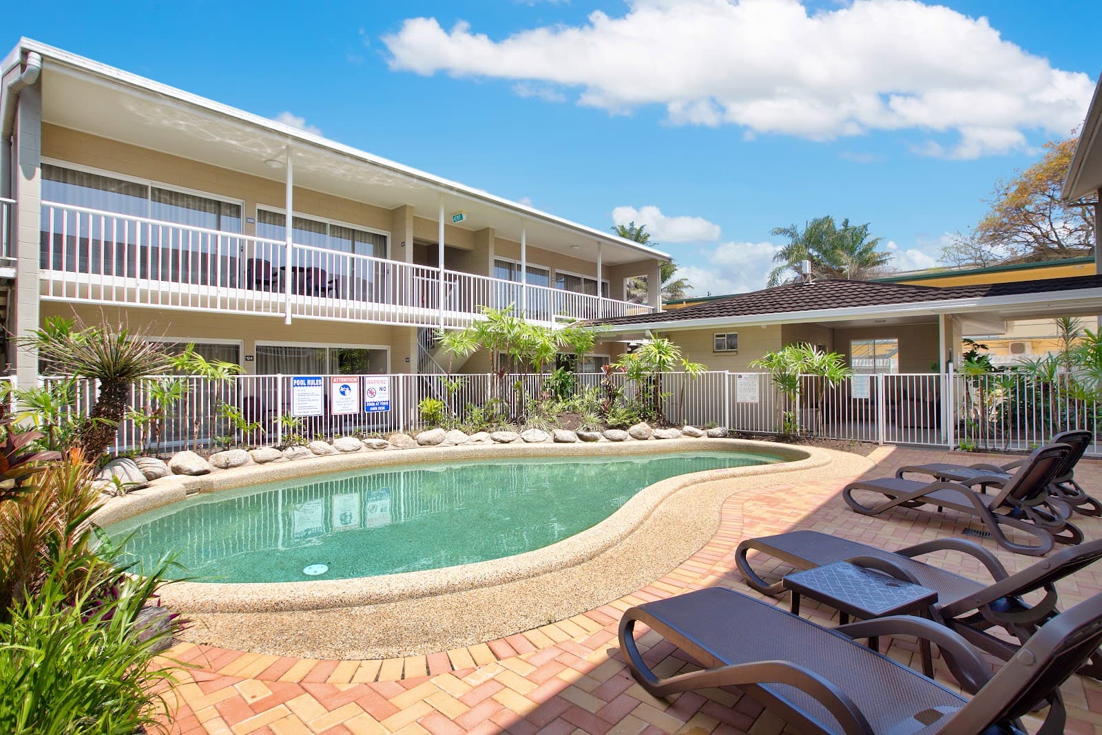 Comfort Inn Cairns City — Cairns City, Cairns