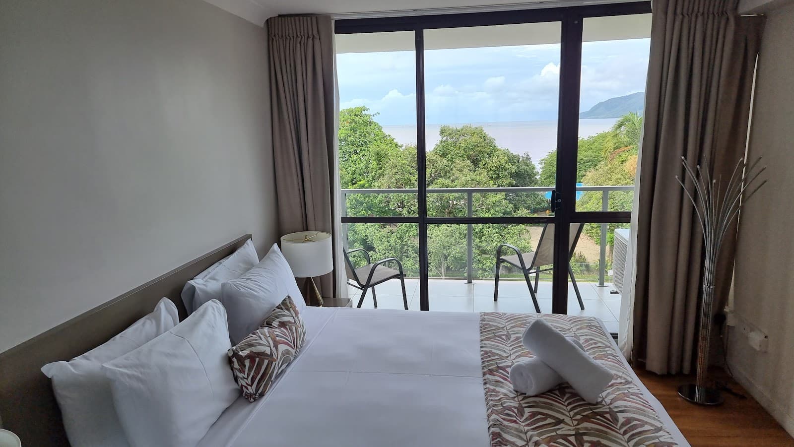 Cairns Plaza Hotel — Cairns North, Cairns