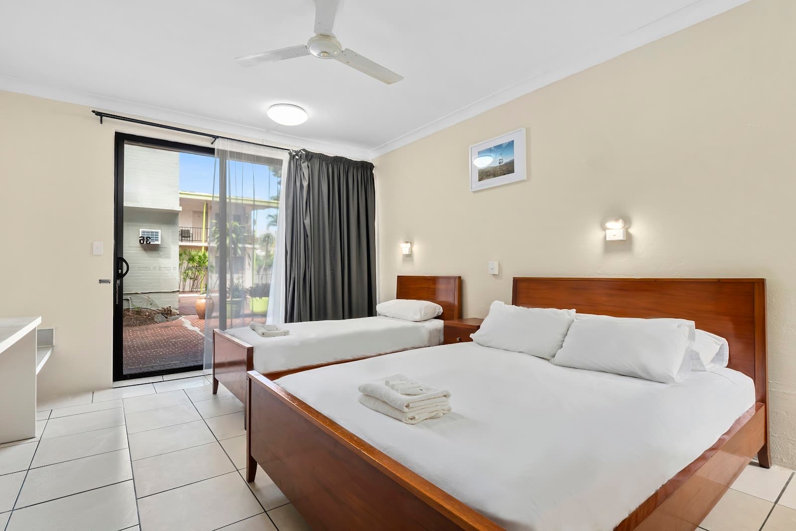Hotel Tropiq — Smithfield, Cairns
