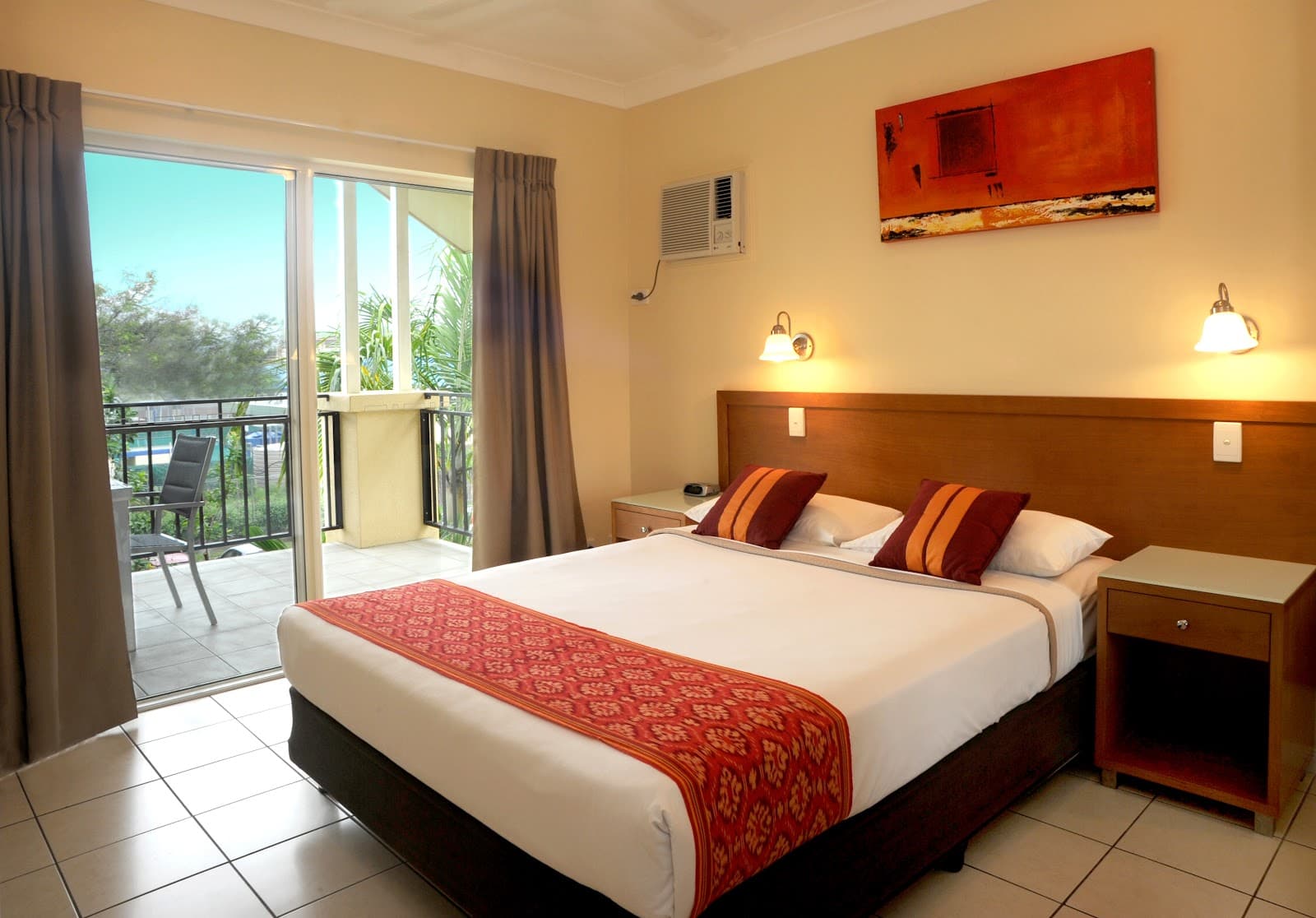 Bay Village Tropical Retreat — Holloways Beach, Cairns