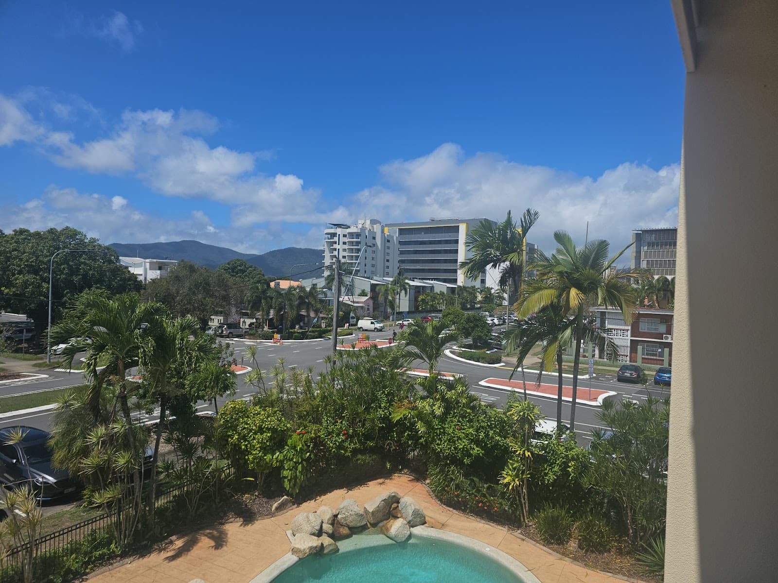 Cairns Queenslander Hotel & Apartments — Cairns North, Cairns