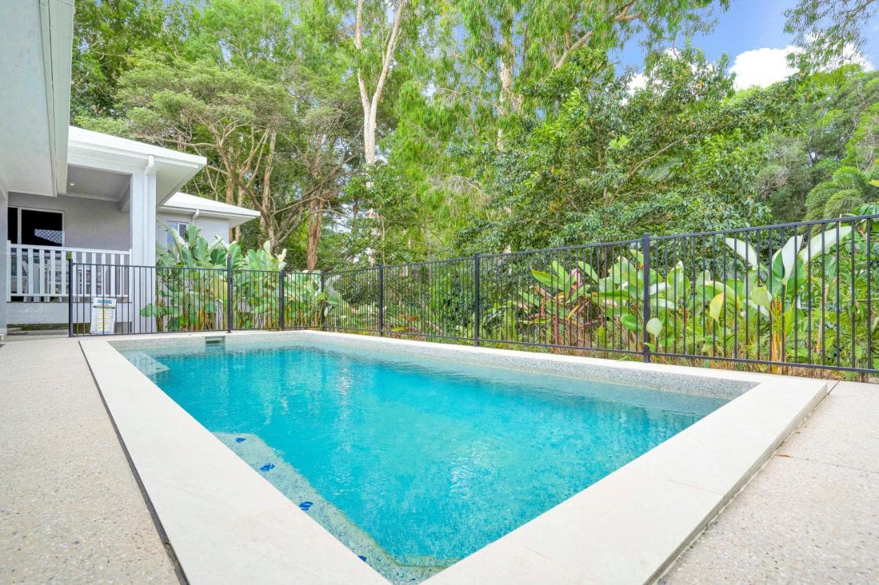 Palm Cove Studio Apartments — Kuranda, Cairns