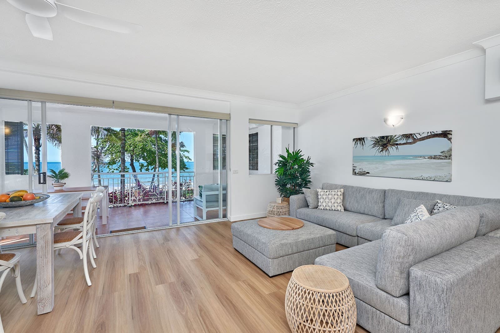 Cairns Coast Holidays/ LJ Hooker Palm Cove — Palm Cove, Cairns