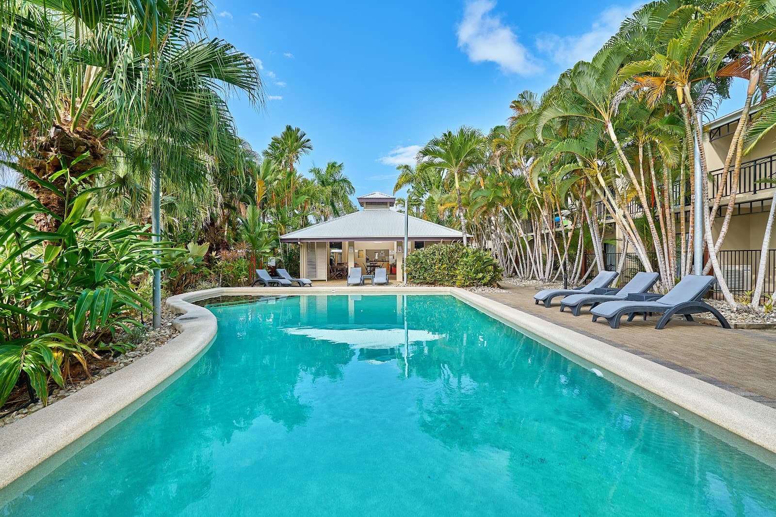 Trinity Beach Club Holiday Apartments — Trinity Beach, Cairns