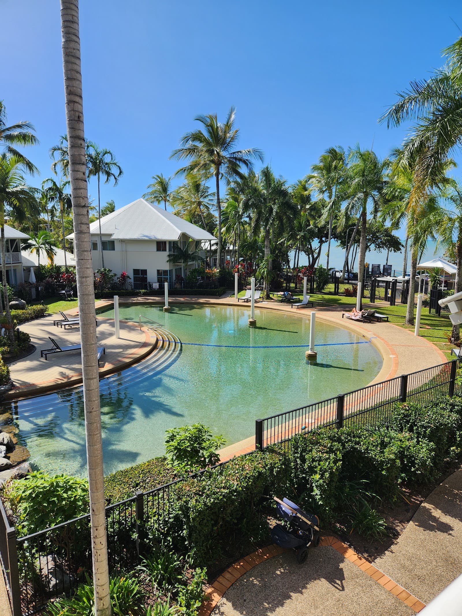 Coral Sands Beachfront Resort — Trinity Beach, Cairns