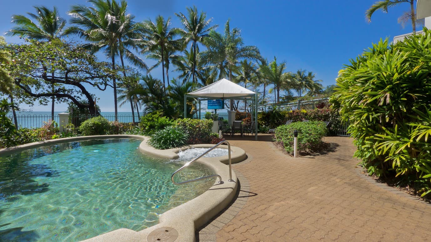 Trinity Waters Boutique Beachfront Holiday Apartments — Smithfield, Cairns