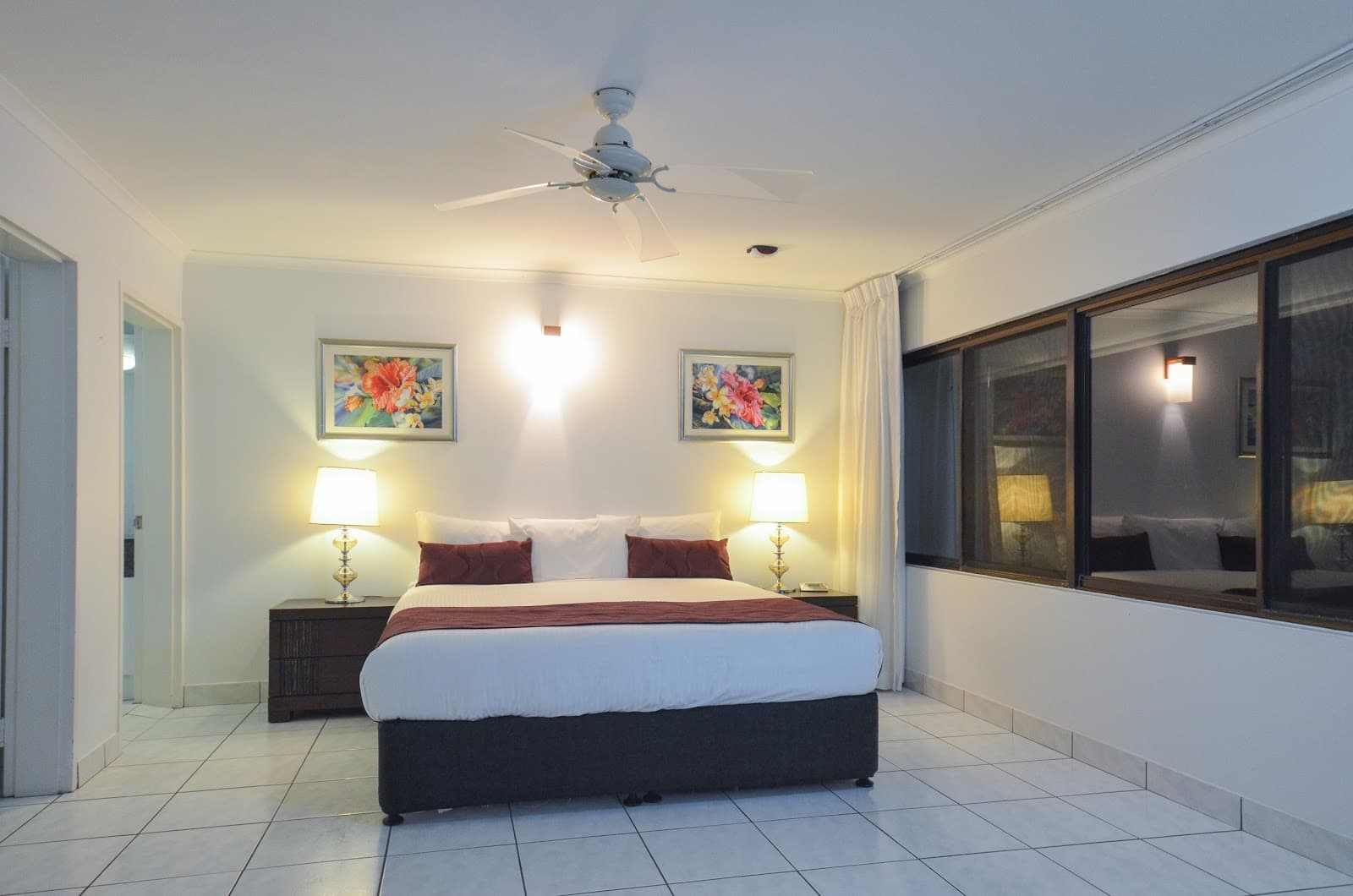 Roydon Beachfront Apartments — Trinity Beach, Cairns