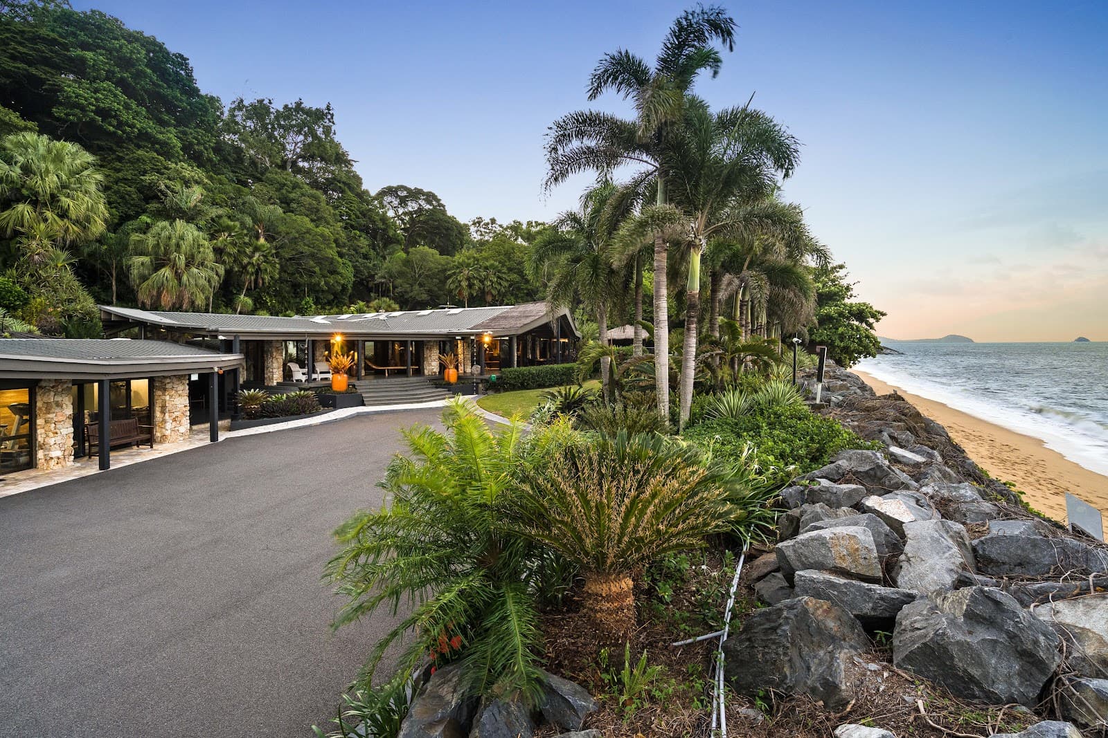 The Trinity Beach Palace — Trinity Beach, Cairns