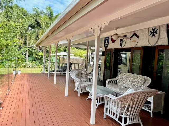 South Pacific BnB Clifton Beach, Cairns Queensland — Kuranda, Cairns