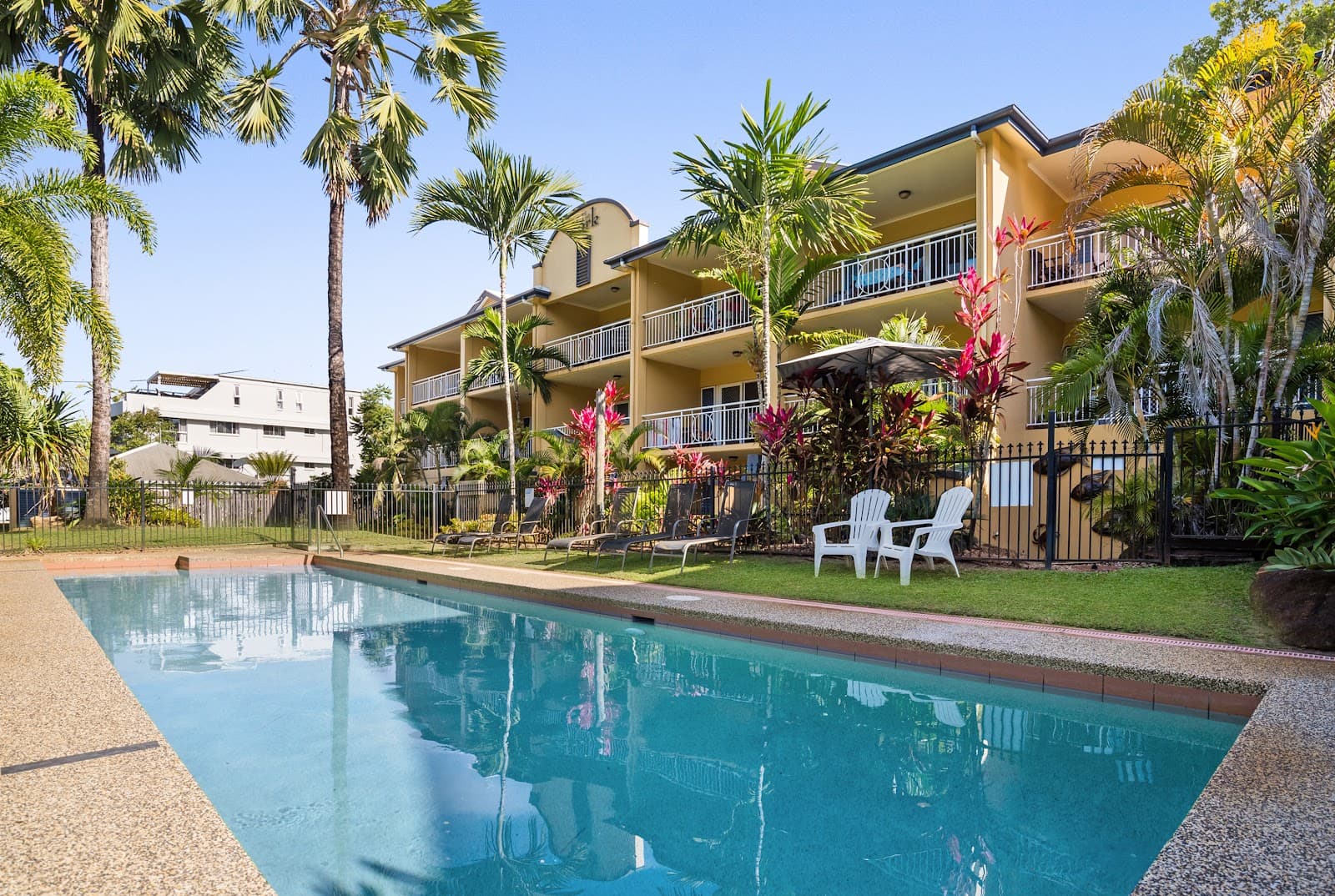 The York Beachfront Holiday Apartments — Smithfield, Cairns