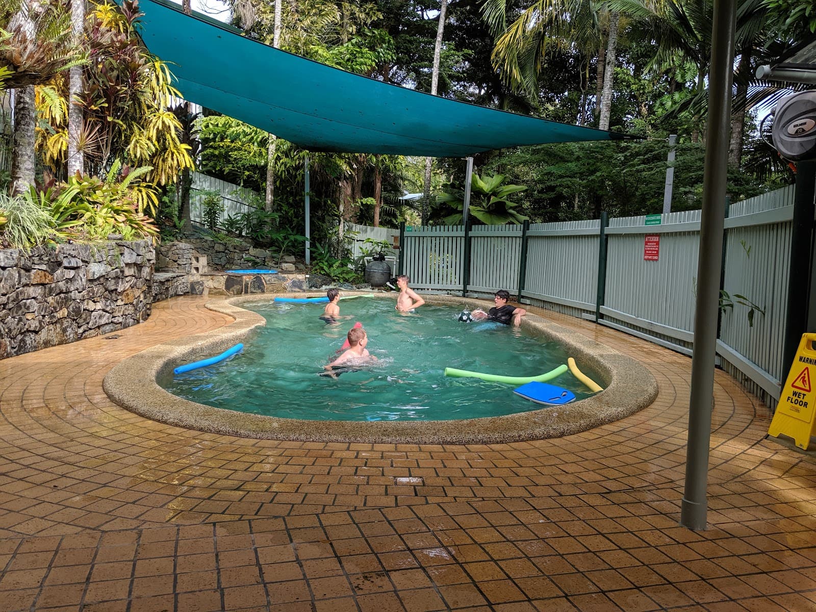 Tree Tops Lodge Cairns — Smithfield, Cairns