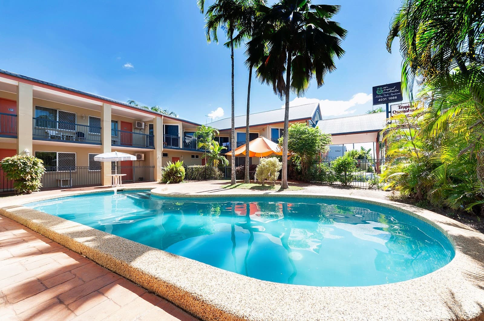 Tropical Queenslander — Holloways Beach, Cairns